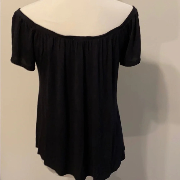 •Socialite• On/off shoulder black tee - so cute💕 - Picture 6 of 8